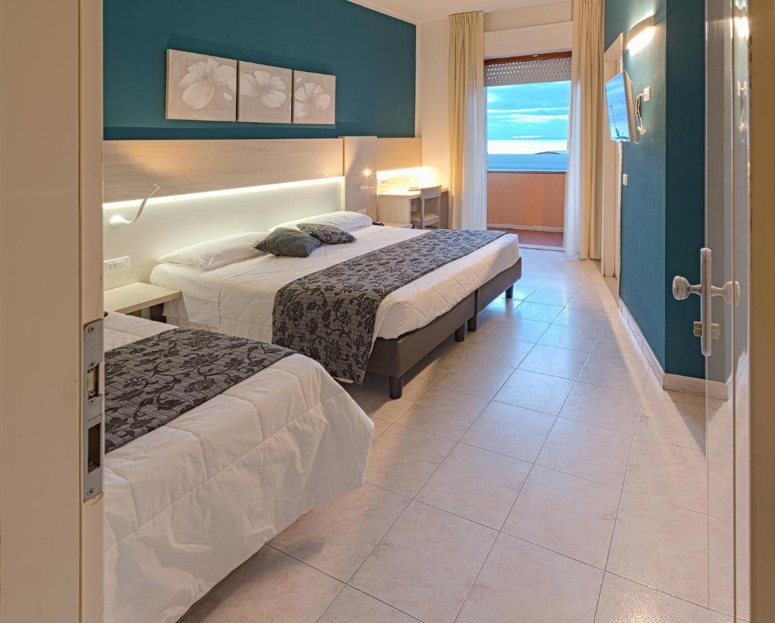 Hotel Il Delfino San Vincenzo Exterior photo